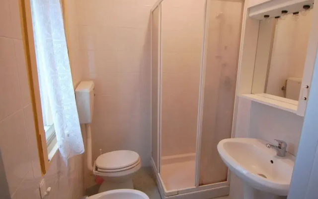 Seaside Apartment in Rosolina Mare with Parking