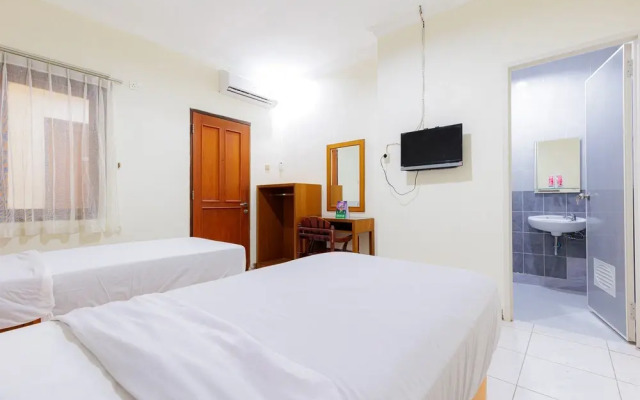 Urbanview Hotel Mitra near Grand Indonesia