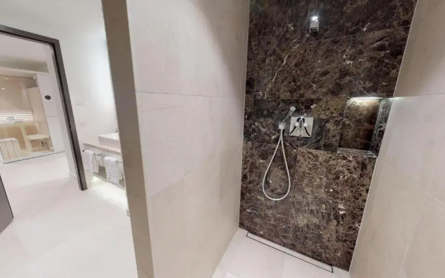 White Pearl Apartment 2.06