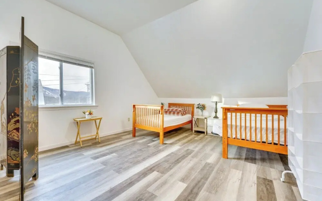 Ludlow Townhome: 3 Mi to Okemo Mountain!