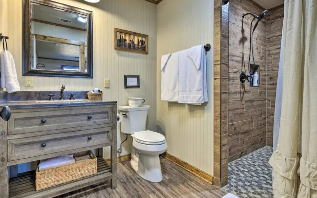 Cozy Fredericksburg Studio Near Wineries!
