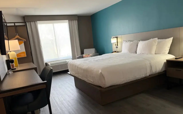Comfort Inn & Suites