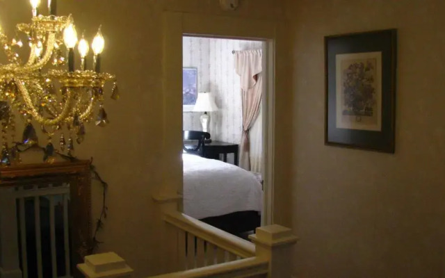 Terraluna Inn