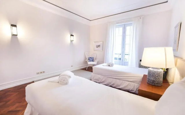 LovelyStay - Campo Pequeno Charming Apartment