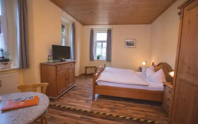 Friedrichshof Restaurant & Pension