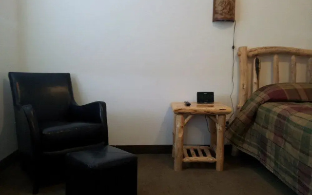 Bear's Den Lodge