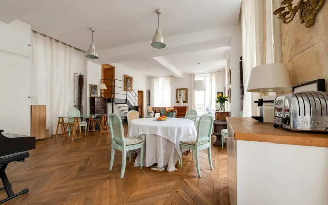Beautiful Designer Apartment With a Stamp - Marais