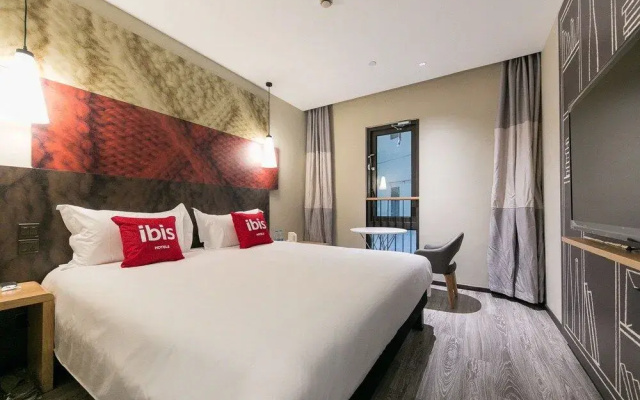 Ibis Shanghai Hongqiao Transportation Hub Qibao Hotel