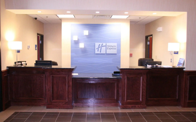Holiday Inn Express Hotel & Suites Pratt by IHG