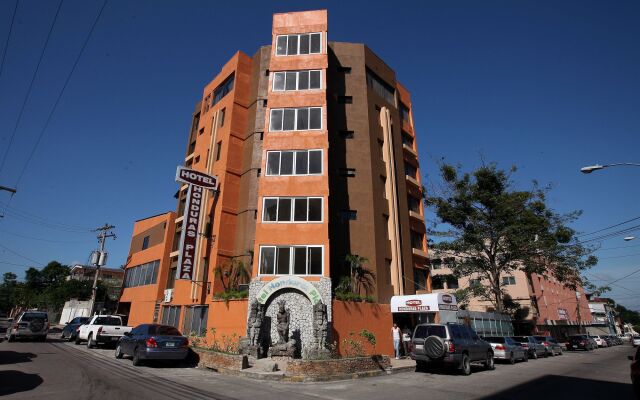 Hotel Honduras Plaza вид на фасад