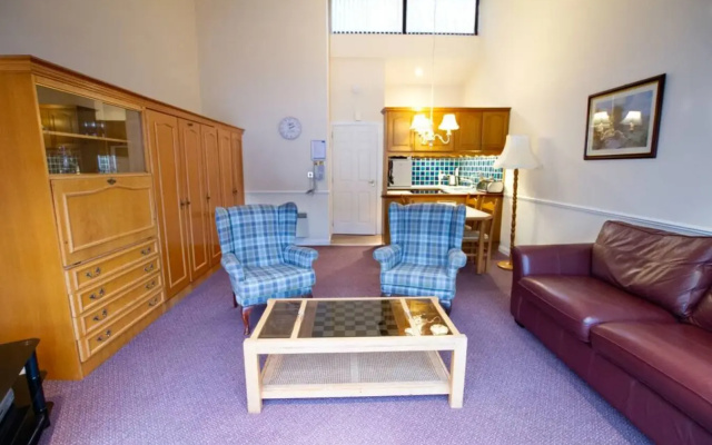 Loch Rannoch Highland Club Studio 06