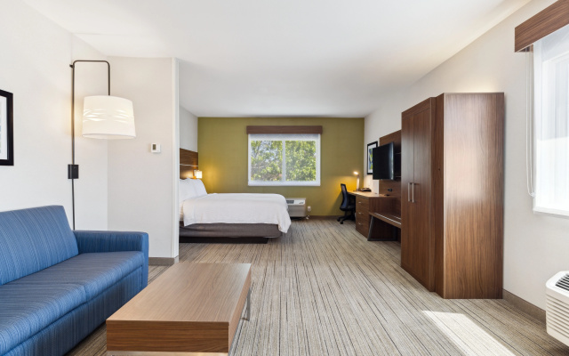 Holiday Inn Express & Suites Mountain View Silicon Valley by IHG