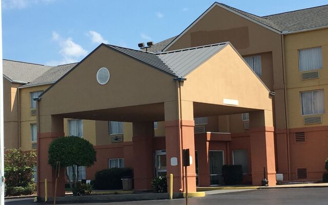 Отель Ramada by Wyndham Vicksburg вид на фасад