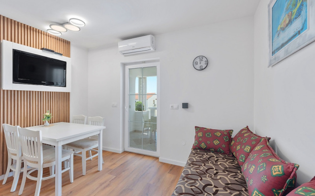Superior Apartment Tania 6