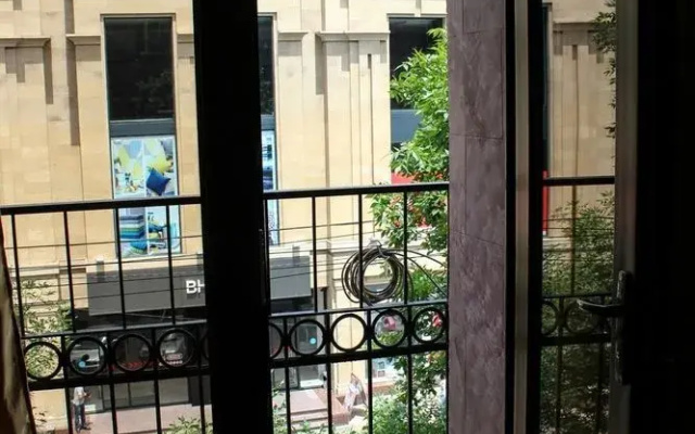 Lux Central Apartments