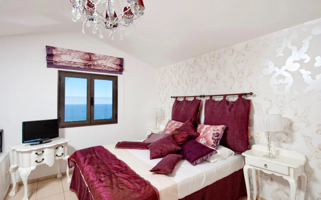 Creta Blue Boutique Hotel & Suites