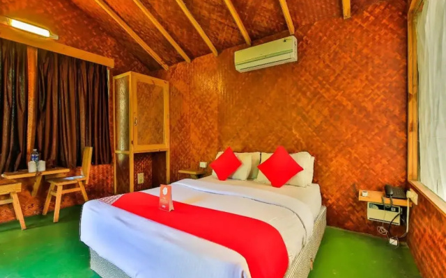 Vartys - The Hillside Huts