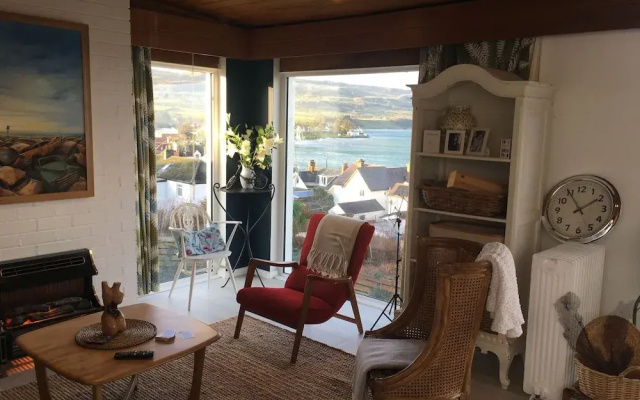 3 Bed Cottage - Sleeps 6 - Pets - Garden - Parking