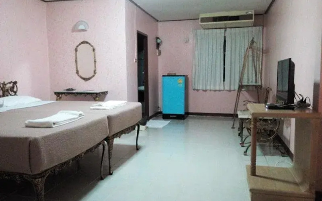 Cha-Am Royal Beach Hotel