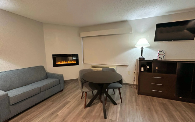 AmericInn by Wyndham Menominee