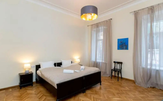 Precious 2 Bedroom apt In The Heart Of Tbilisi
