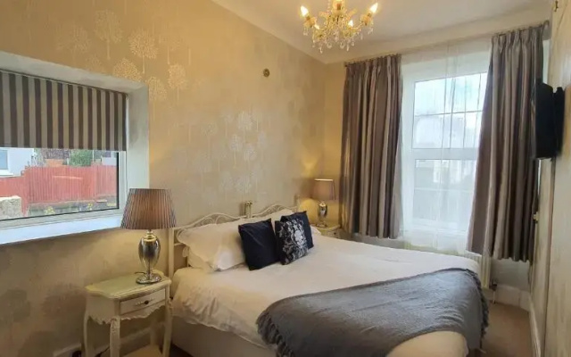 Fleurie Guest House