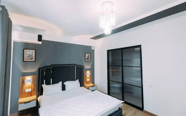 White Hotel (Вайт)