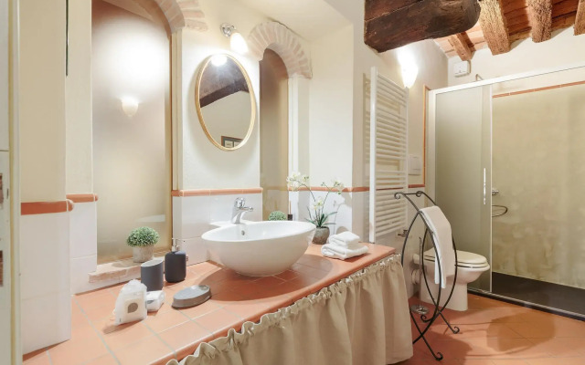 The 1400 s Apartment