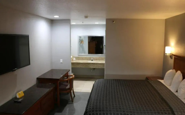 Grand Park Inn