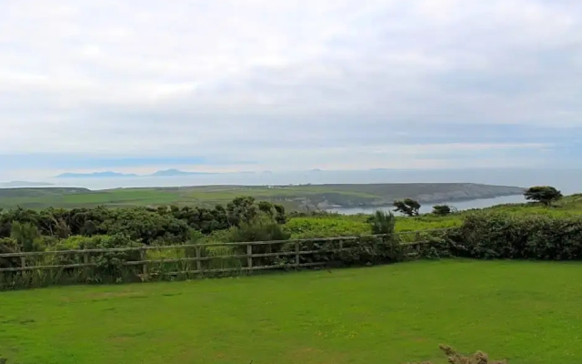 Sea and Mountain View Luxury Glamping Pods Heated