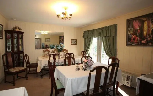 Tombstone Bordello Bed & Breakfast