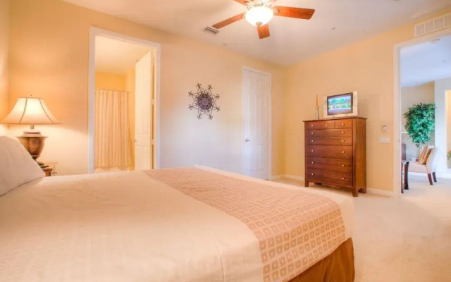 Orlando Escape 2 Bedroom Condo by RedAwning