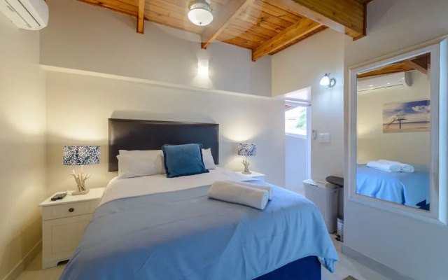 San Lameer Villa Rentals  3104