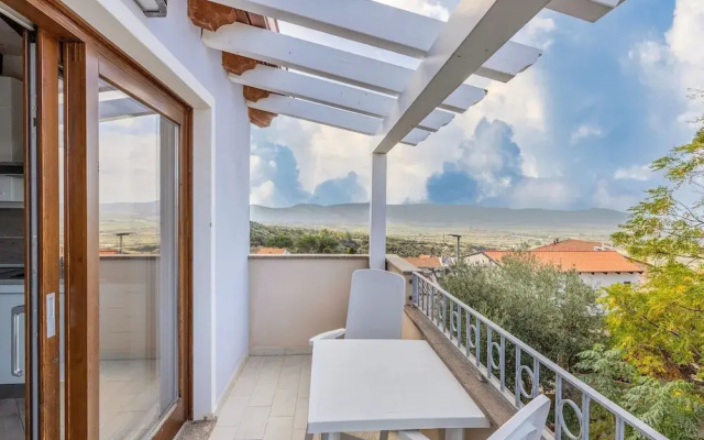 Air-conditioned Penthouse With Terrace and Parking