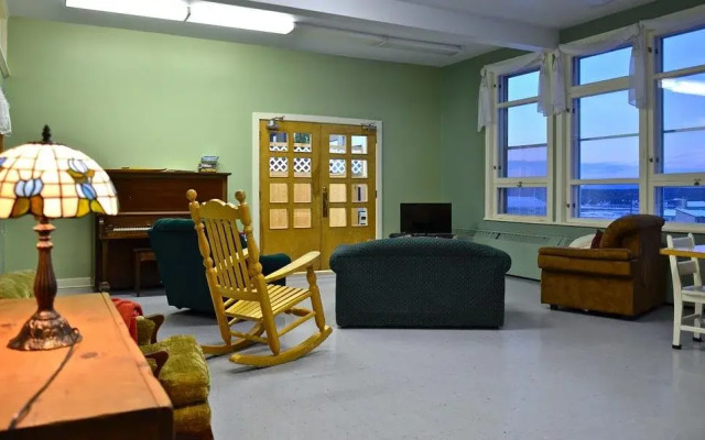 Auberge De Douglastown Hostel