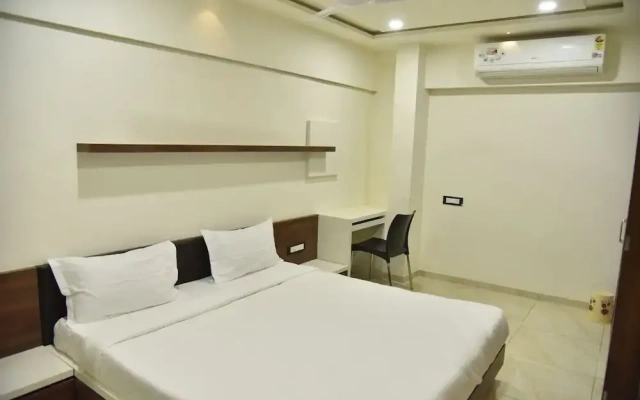 Hotel Savera Inn