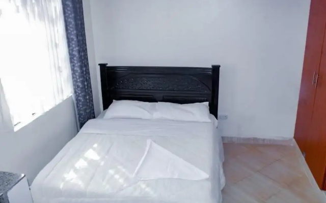 Lux Suites Nataliz Apartments Utawala