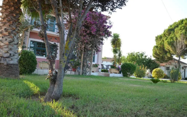 Renas House