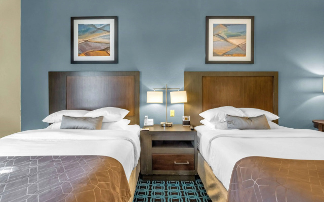 Wingate by Wyndham Chicago Schaumburg