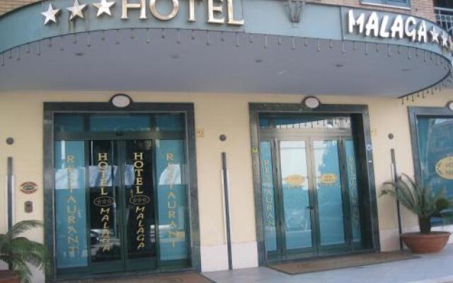 Hotel Malaga Атрипальда вид на фасад