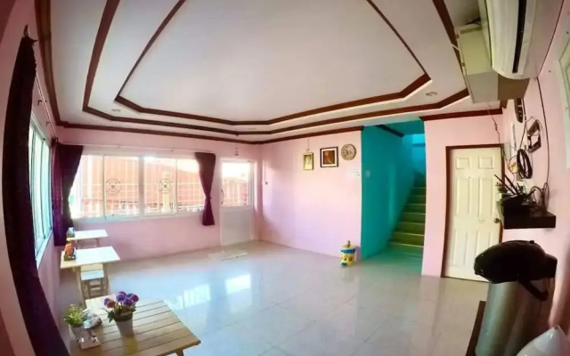 Friend's House - Koh Larn