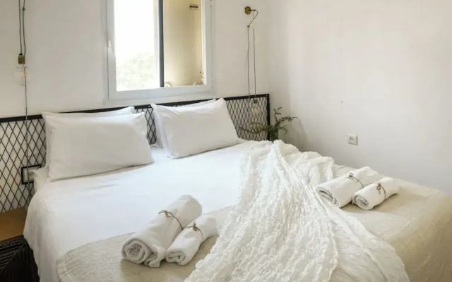 The Carmel House Apt hotel By Sea N Rent