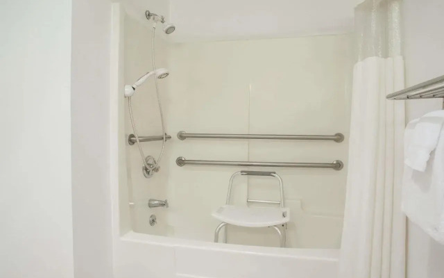 OMEO Suites Glass Beach
