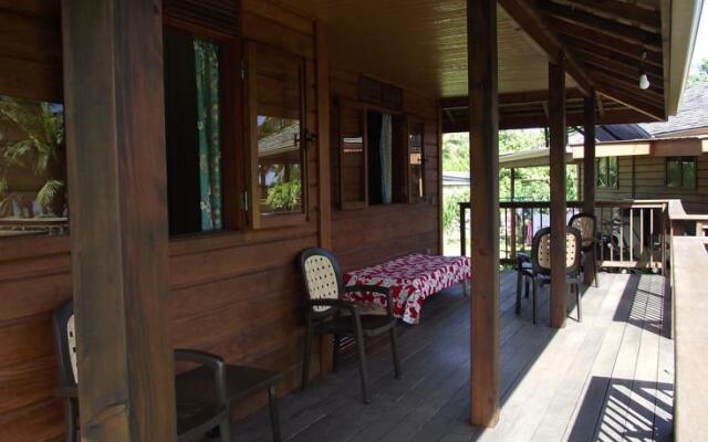 Отель Moorea Surf Bed and Breakfast вид на фасад