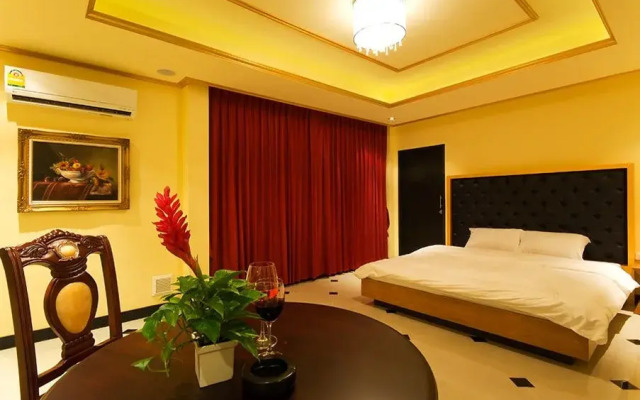 Red Horse Resort