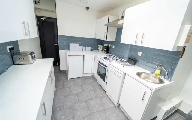 Modern Studio Close to City Centre!