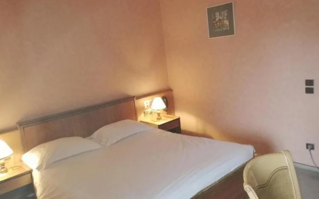 Logis Hotel Aux Comtes De Hanau