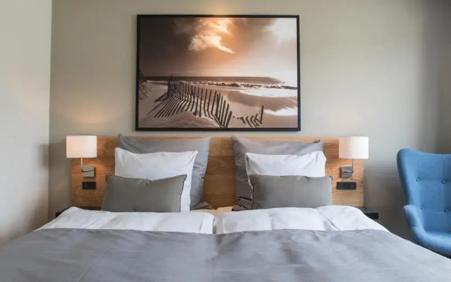 Hotel 6400
