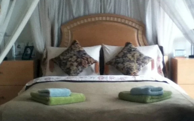 14 East B&B