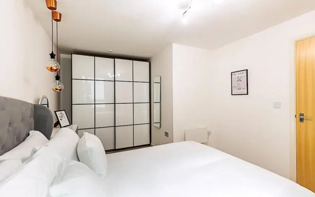 Modern and Minimalist Flat in Vauxhall
